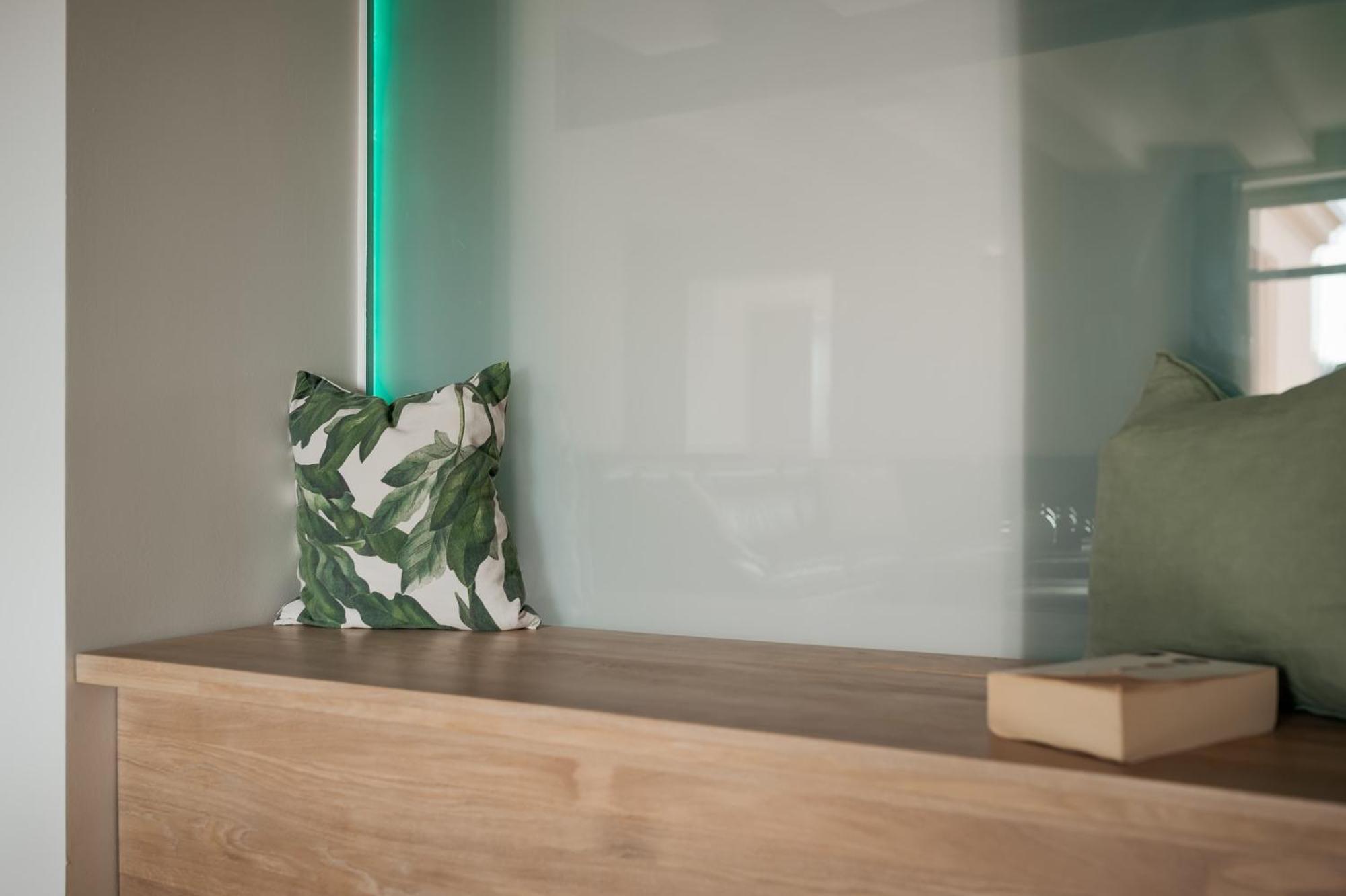 Appartement Dot 3 Bdr With Tyn Cathedral View & Ac *